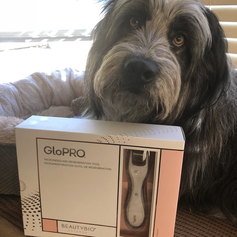 Glopro microneedling skin regeneration tool